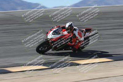 media/Oct-13-2025-Moto Forza (Mon) [[a66d839500]]/3-B Group/Session 2 (Bowl)/